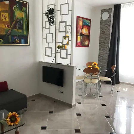 Sunflowers شقة بودابست